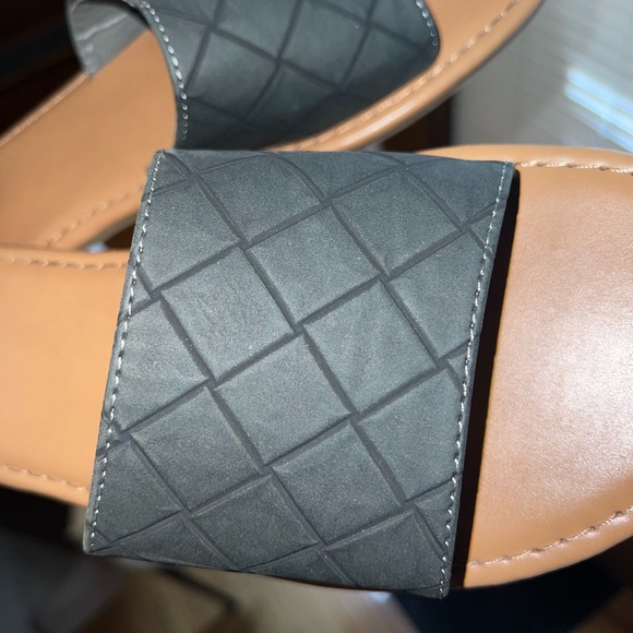 Sandals - Picture 3 of 3